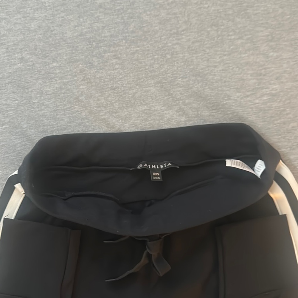 SOLD Athleta joggers in Size XXS - Picture 8 of 17